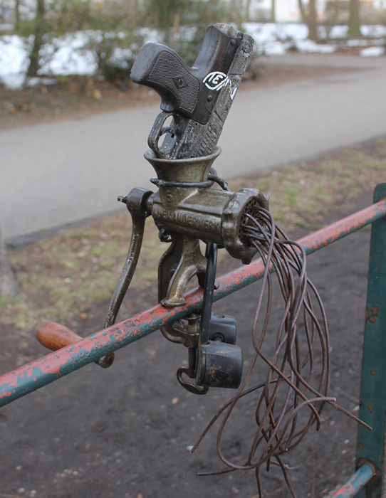 TEJN street art. Lock On in Berlin 2013