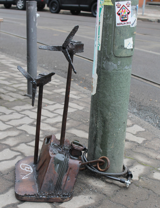 TEJN street art. Lock On in Berlin 2013