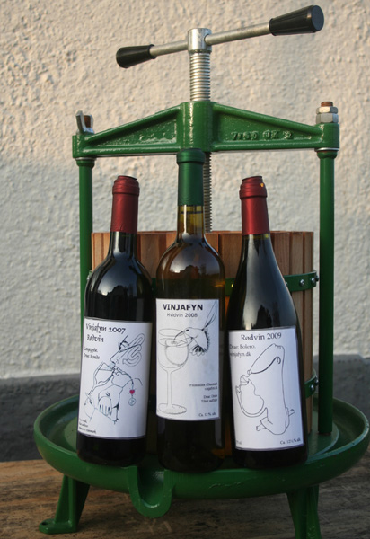 Tejn: Wine labels.